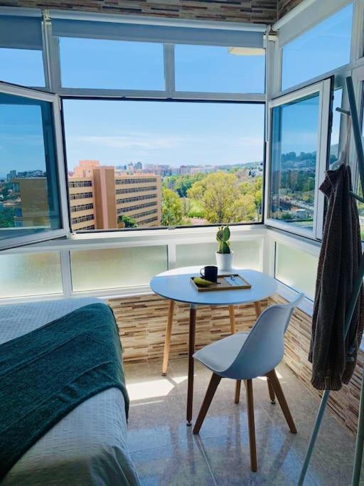Alterhome Luminoso Estudio Con Piscina Y Maravillosas Vistas Torremolinos Exterior foto